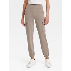 Mid-rise relaxed-fit cargo pants in a solid hue